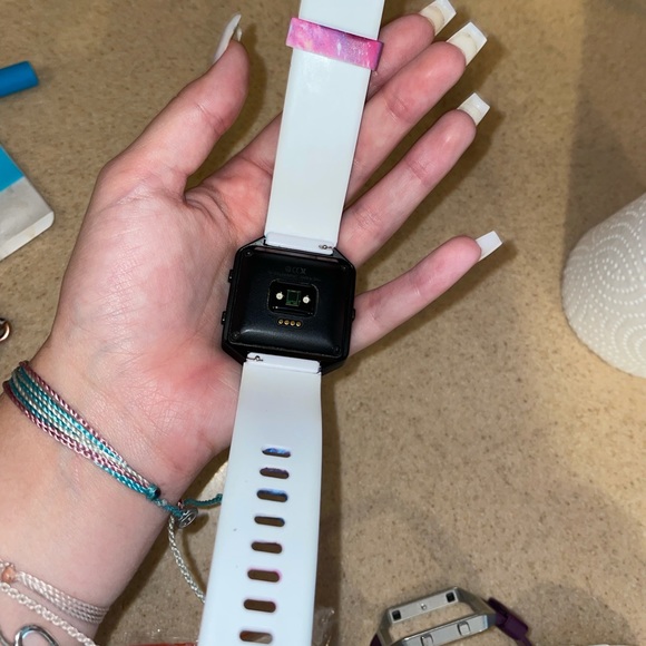 Fitbit Band - Picture 3 of 6